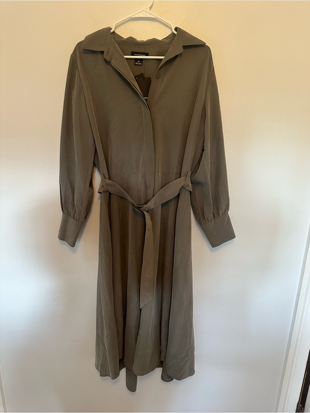 Club Monaco NWT Grey Curve Hem Shirtdress Midi Long Sleeve Belted Size 10